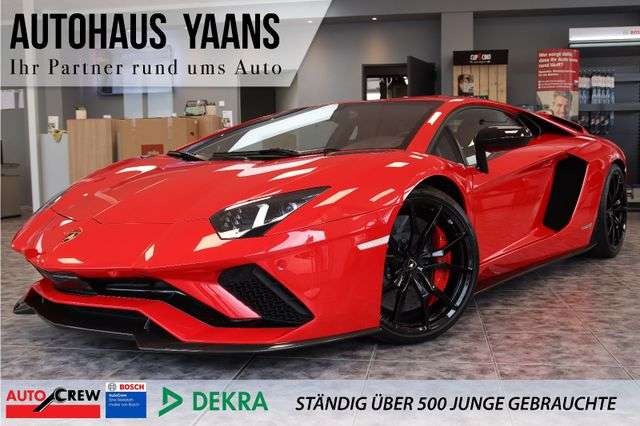 Lamborghini Aventador Coupe in Red used in Pinneberg for € 322,