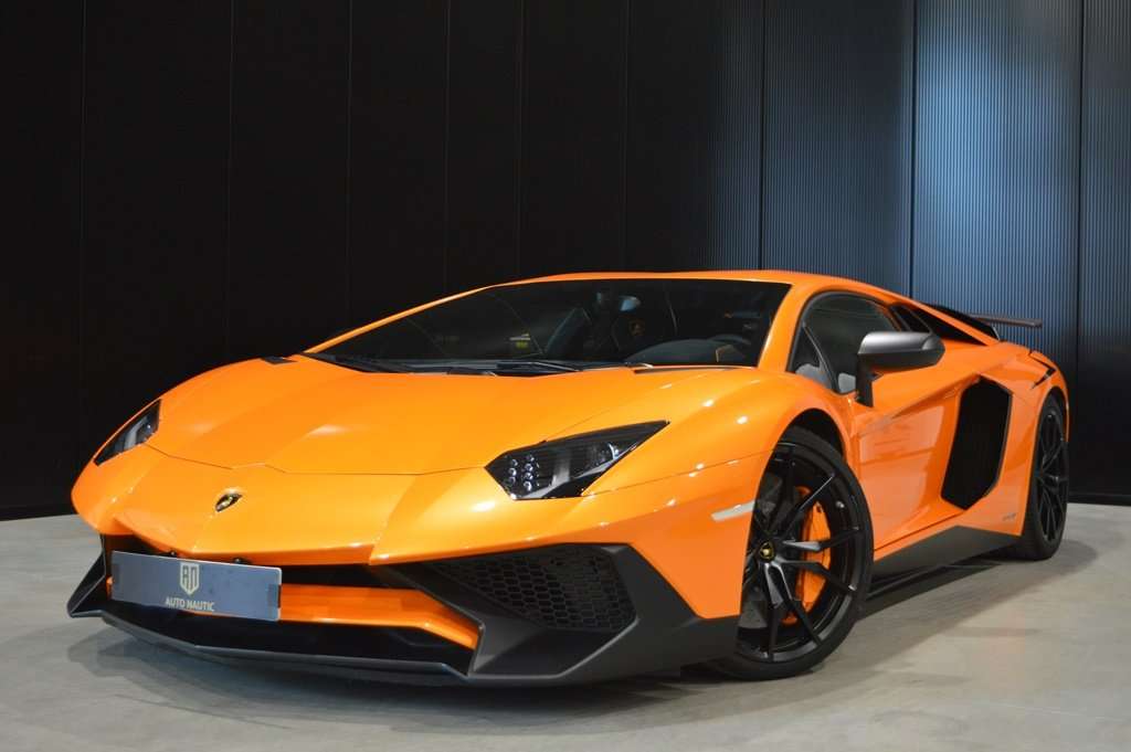 Lamborghini Aventador Coupe in Orange used in LILLE for € 459,